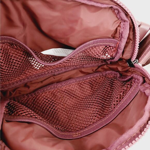 Fabletics The Belt Bag In Merlot NWT Water Resistant Crossbody Waist Bag - Picture 5 of 6